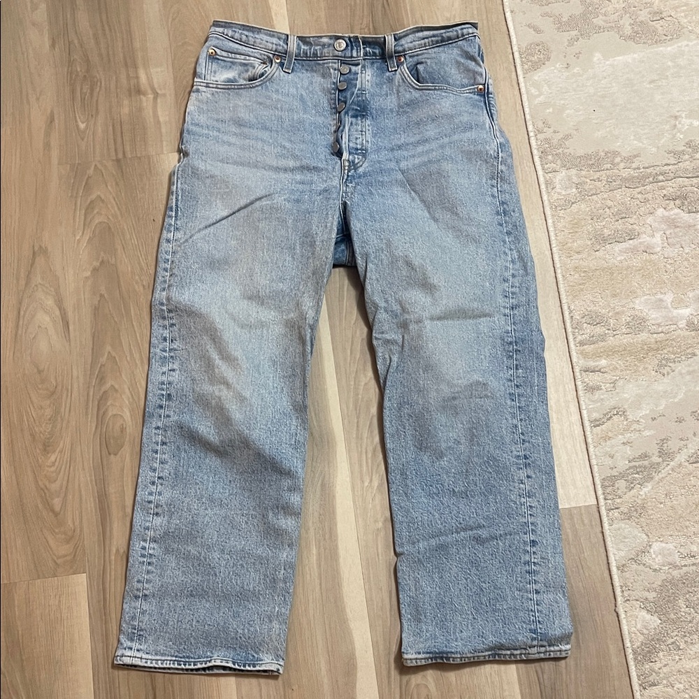 Levi’s Ribcage No Stretch size 31 jeans